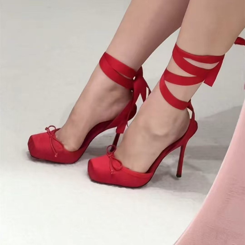 Sapatos de Salto Alto Vermelho - Wedding Shop avaliação e preço